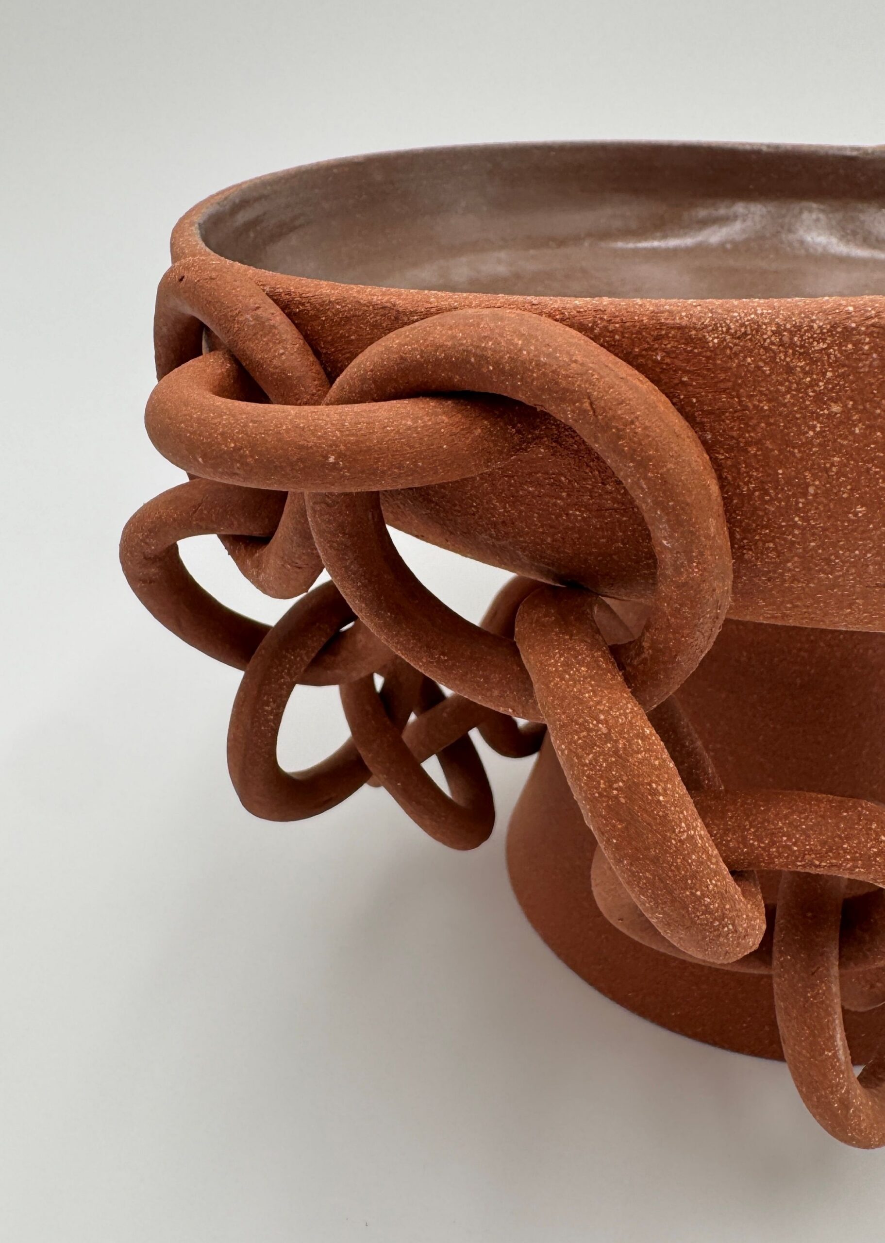 Single Chain Vase - Image 3